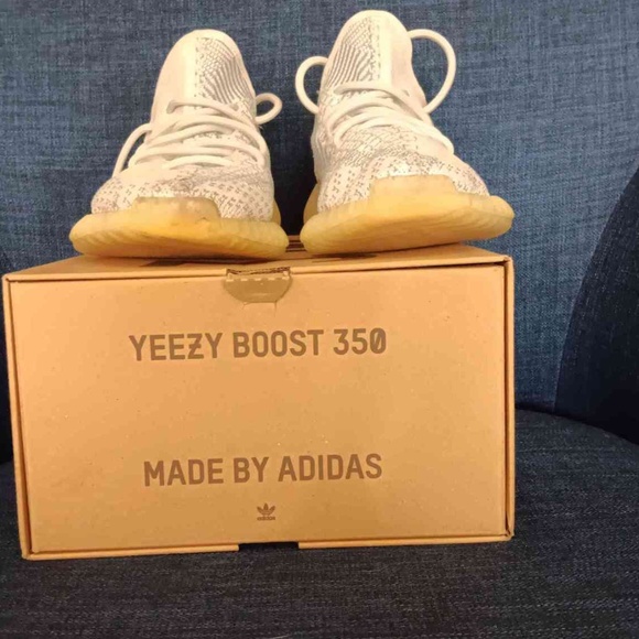 Adidas Yeezy Boost 350 v2 Cloud White (non-reflective) - Picture 4 of 4